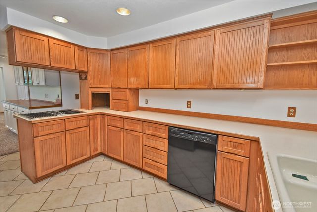 33025 E Holm Lake Drive SE, Auburn, WA 98092