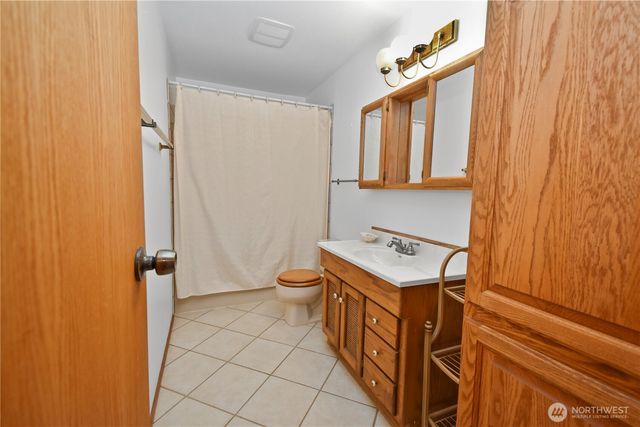 33025 E Holm Lake Drive SE, Auburn, WA 98092