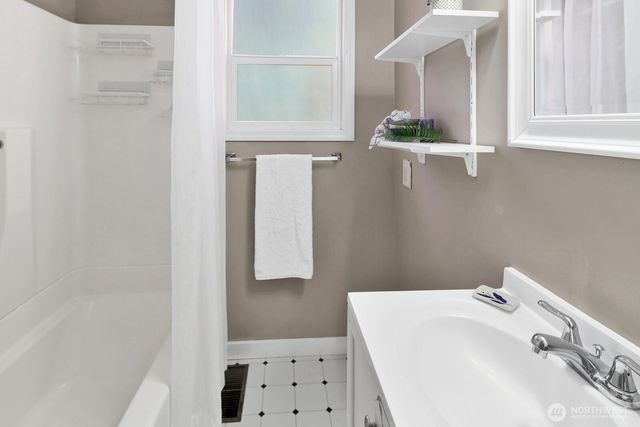 2205 W North Street, Bellingham, WA 98225