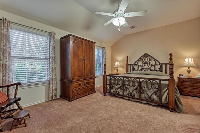 30 Musgrove Place, The Woodlands, TX 77382