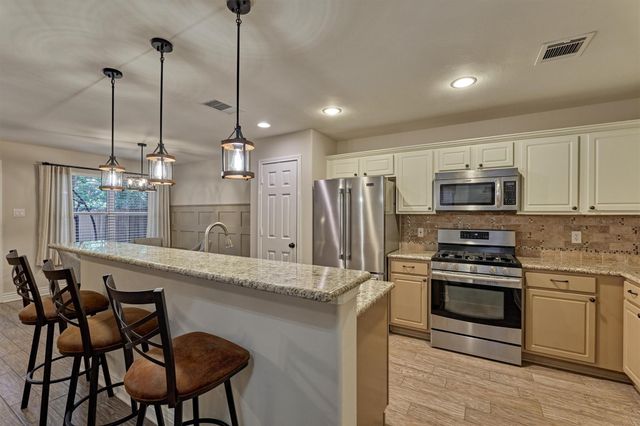 30 Musgrove Place, The Woodlands, TX 77382