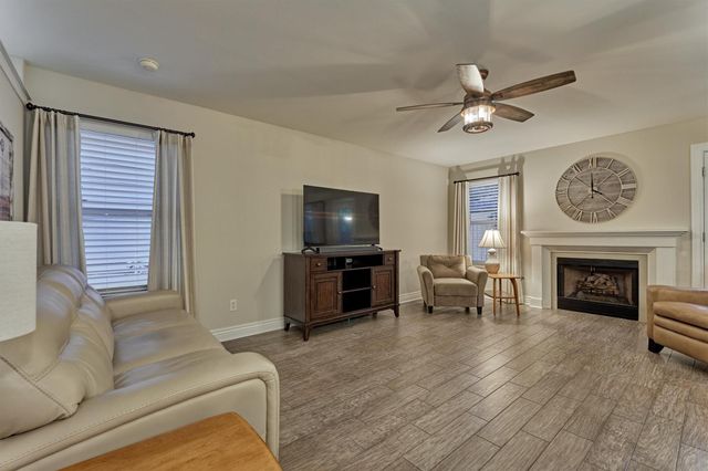 30 Musgrove Place, The Woodlands, TX 77382