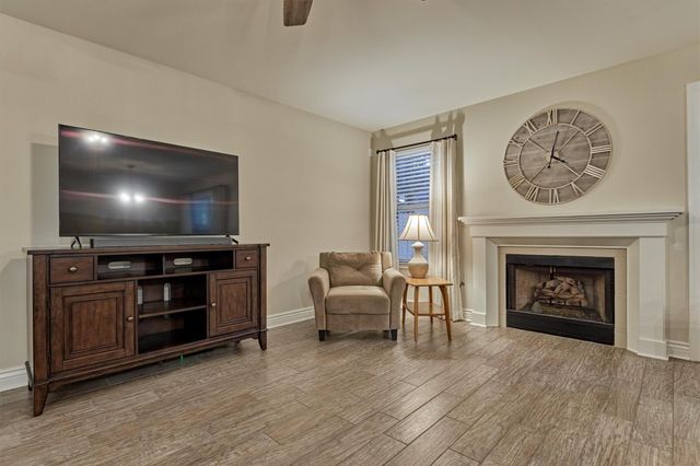 30 Musgrove Place, The Woodlands, TX 77382