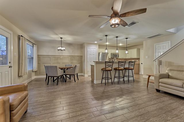 30 Musgrove Place, The Woodlands, TX 77382