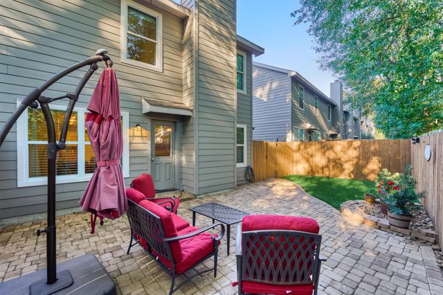 30 Musgrove Place, The Woodlands, TX 77382