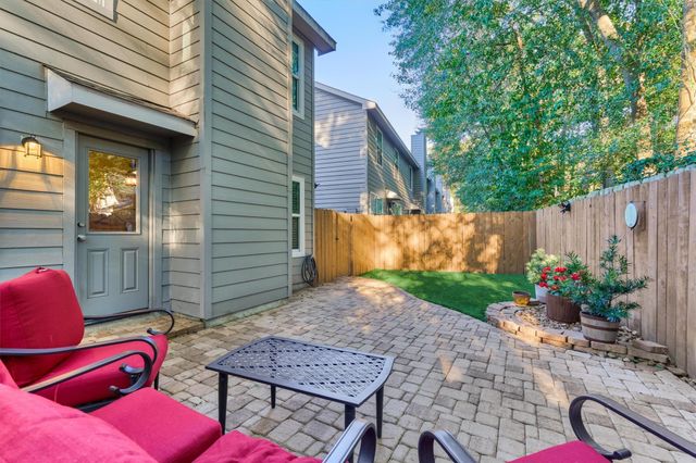 30 Musgrove Place, The Woodlands, TX 77382