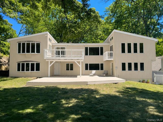 60 Winston Drive, Smithtown, NY 11787