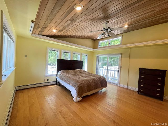 60 Winston Drive, Smithtown, NY 11787