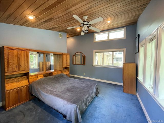 60 Winston Drive, Smithtown, NY 11787