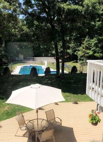 60 Winston Drive, Smithtown, NY 11787