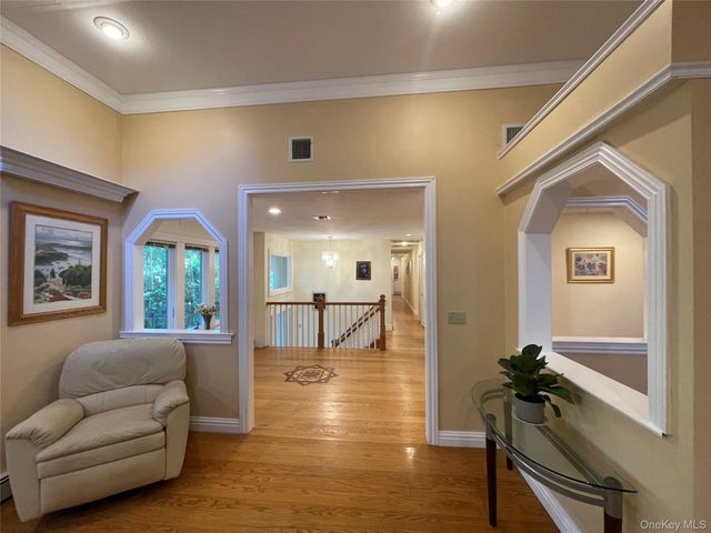 60 Winston Drive, Smithtown, NY 11787