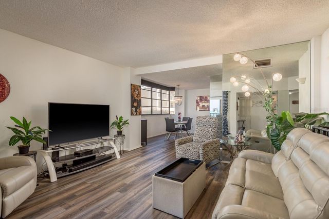 602 LIME AVENUE 203, Clearwater, FL 33756