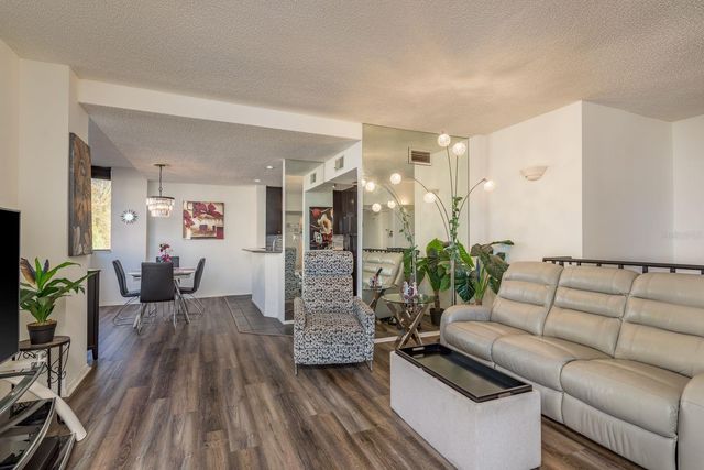 602 LIME AVENUE 203, Clearwater, FL 33756