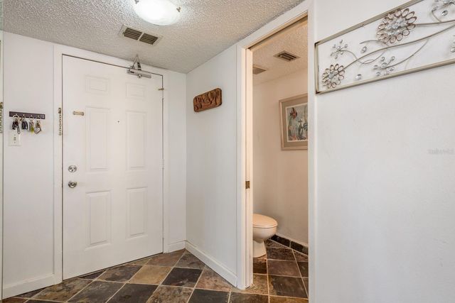 602 LIME AVENUE 203, Clearwater, FL 33756