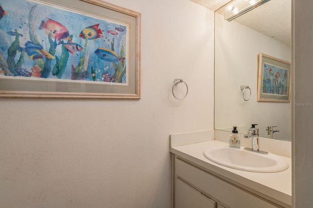 602 LIME AVENUE 203, Clearwater, FL 33756