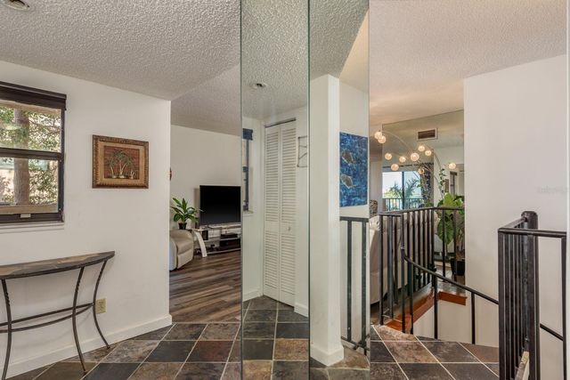 602 LIME AVENUE 203, Clearwater, FL 33756