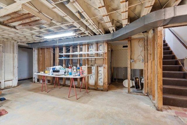 2101 Coolwood Drive, Valparaiso, IN 46385