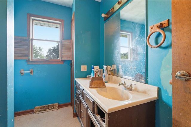 2101 Coolwood Drive, Valparaiso, IN 46385