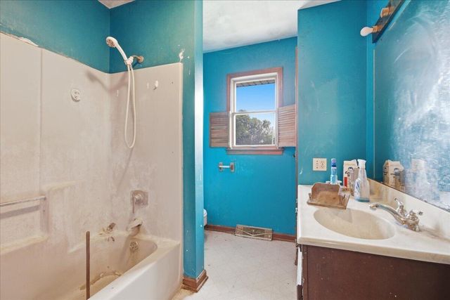 2101 Coolwood Drive, Valparaiso, IN 46385