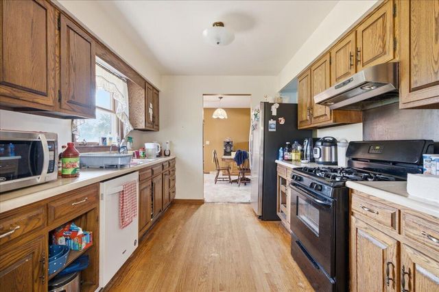2101 Coolwood Drive, Valparaiso, IN 46385