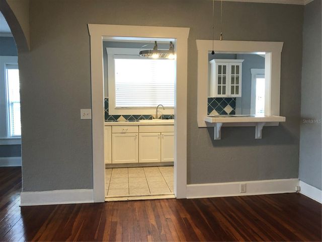 1209 E COMANCHE AVENUE, Tampa, FL 33604