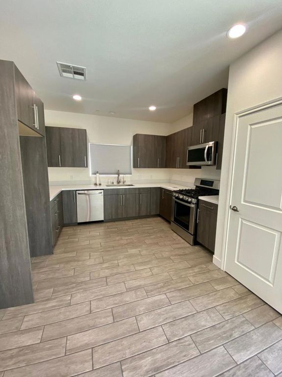 Image 7 of property listing at 9675 Valencia Drive, Desert Hot Springs, CA 92240