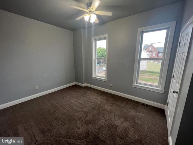 898 QUEEN ST, Pottstown, PA 19464