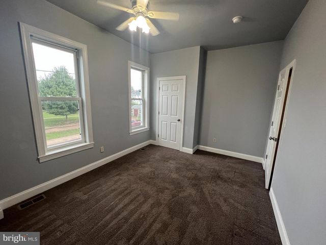 898 QUEEN ST, Pottstown, PA 19464