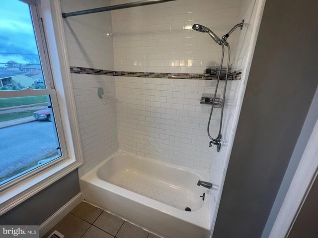 898 QUEEN ST, Pottstown, PA 19464