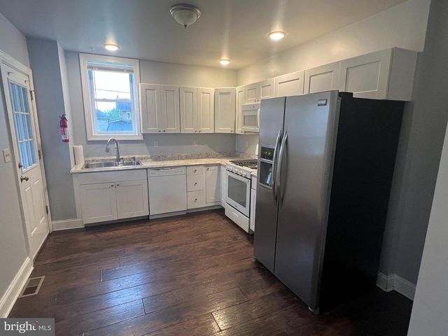 898 QUEEN ST, Pottstown, PA 19464