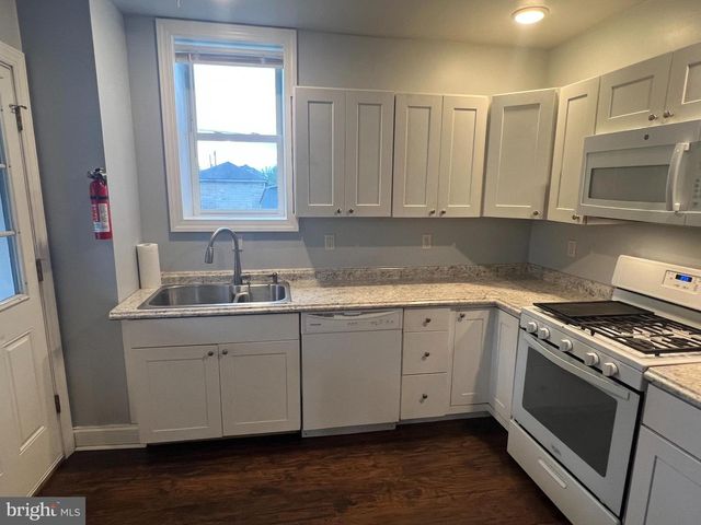 898 QUEEN ST, Pottstown, PA 19464