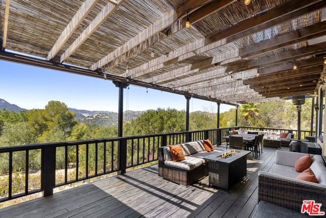 21254 Colina Drive, Topanga, CA 90290