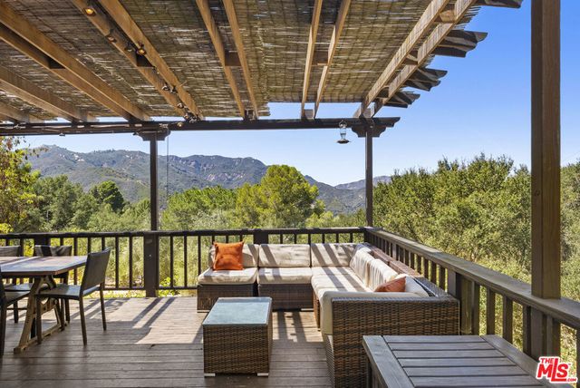 21254 Colina Drive, Topanga, CA 90290