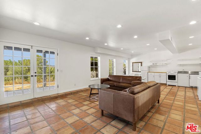21254 Colina Drive, Topanga, CA 90290