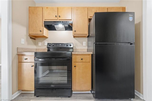 3433 Tinley Park Drive, Winston-salem, NC 27107