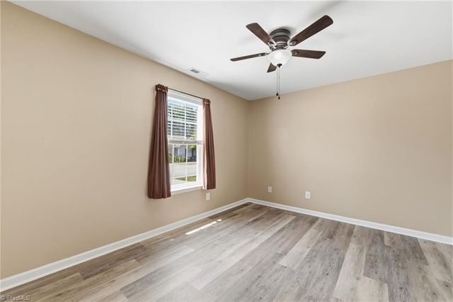 3433 Tinley Park Drive, Winston-salem, NC 27107