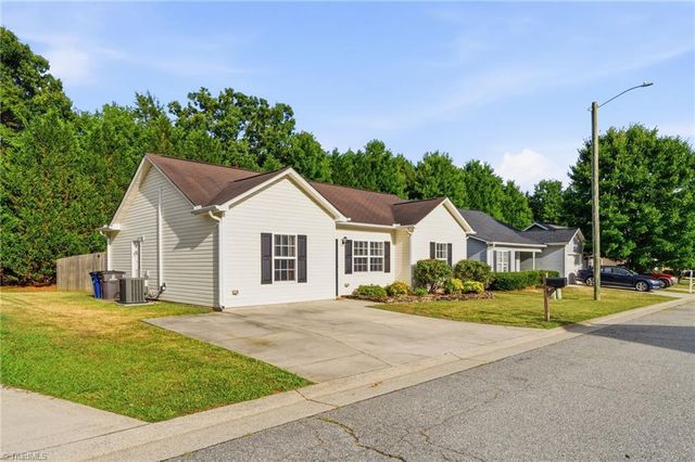 3433 Tinley Park Drive, Winston-salem, NC 27107