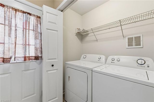 3433 Tinley Park Drive, Winston-salem, NC 27107