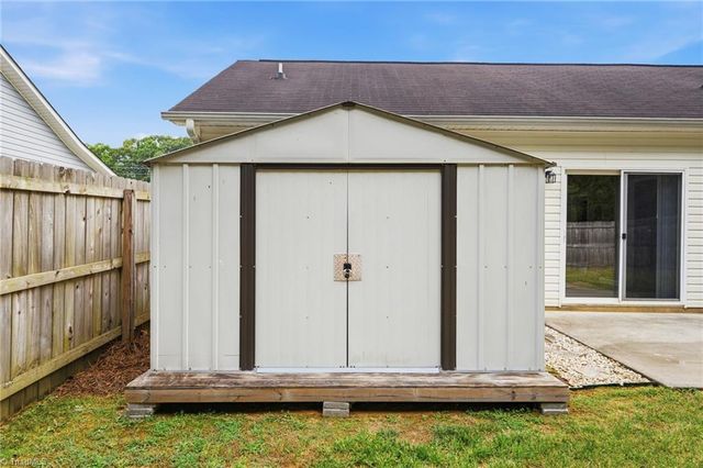 3433 Tinley Park Drive, Winston-salem, NC 27107