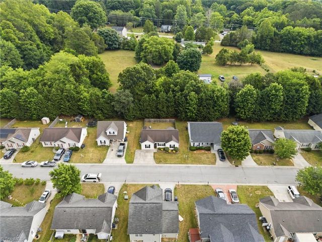3433 Tinley Park Drive, Winston-salem, NC 27107