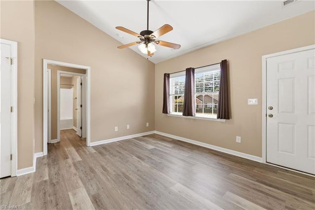 3433 Tinley Park Drive, Winston-salem, NC 27107