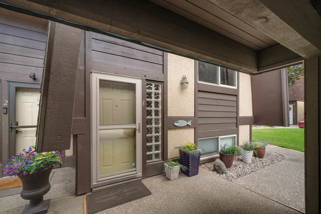311 S Shoreline Dr, Liberty Lake, WA 99019