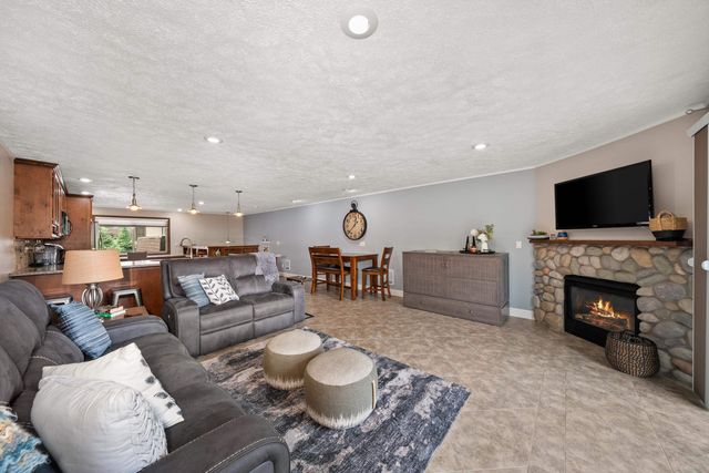 311 S Shoreline Dr, Liberty Lake, WA 99019