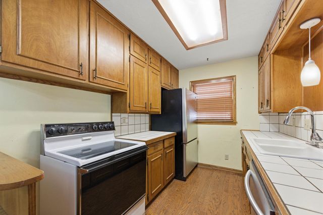 2562 S Minnesota Ave, Wichita, KS 67216