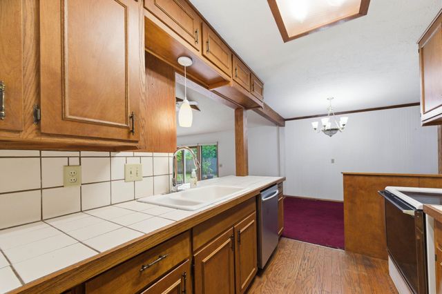 2562 S Minnesota Ave, Wichita, KS 67216