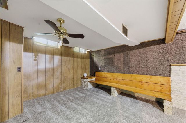 2562 S Minnesota Ave, Wichita, KS 67216