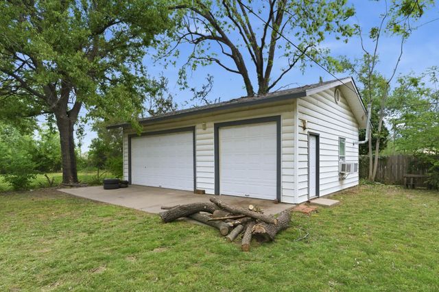 2562 S Minnesota Ave, Wichita, KS 67216