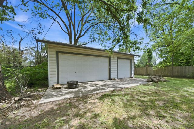 2562 S Minnesota Ave, Wichita, KS 67216