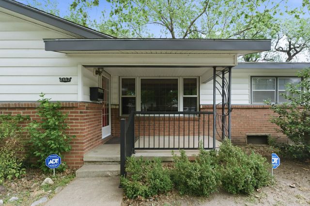 2562 S Minnesota Ave, Wichita, KS 67216