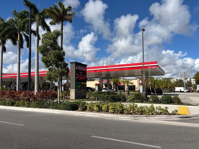 100 SE 6th Avenue 303, Pompano Beach, FL 33060